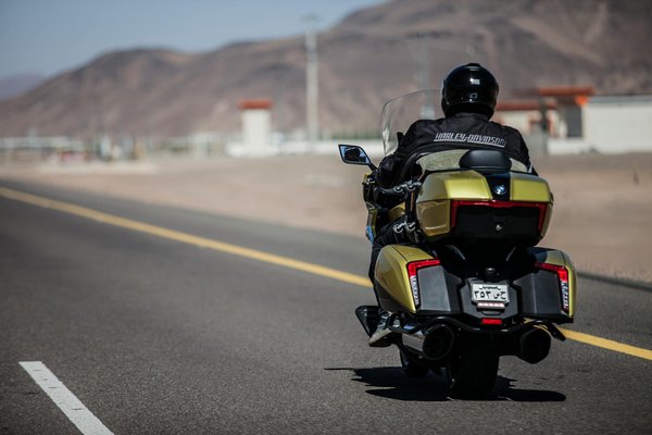 Top Electric Cars Perfect for Long-Distance Commuting in the UK: Your Ultimate Guide